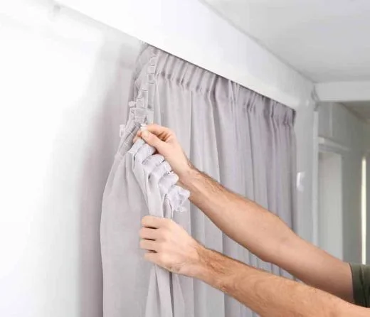 expert curtain fitting